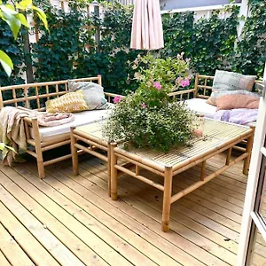 https://vidunderligt-hus-m-egen-gardhave-midt-i-centrum.skagenhotels.net