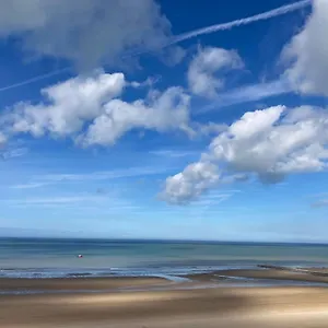 https://apt-cosy-with-seaview-residentie-emeraude.ostend-hotel.net